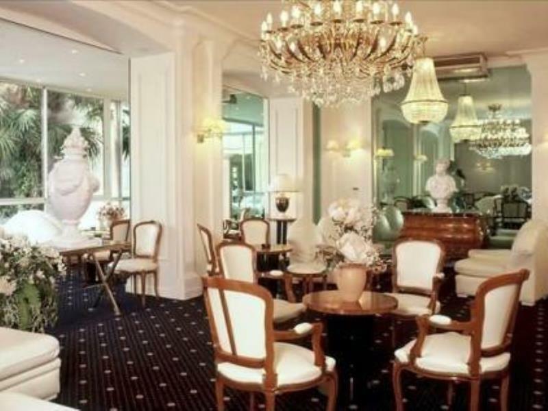 Hotel Jeanne D'Arc Лурд Экстерьер фото